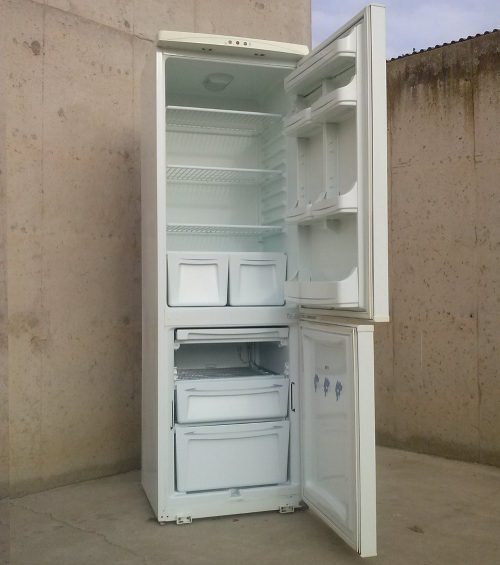 Nevera Bluesky BRC 325