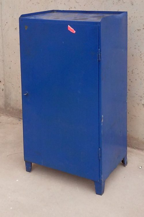 Armari metàl·lic de color blau
