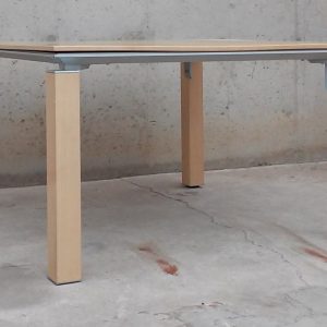 Taula de reunions de 120x120x77cm