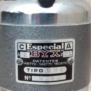 Màquina de tall vertical BYX UR4