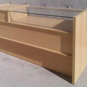 Mostrador de fusta i vidre de 156x52x89cm