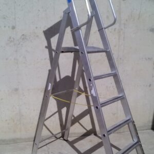 Escala d'alumini de 132cm fins a la plataforma