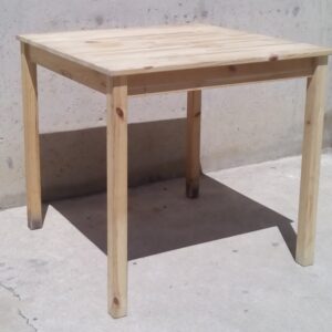Taula de fusta de 75x75x73cm