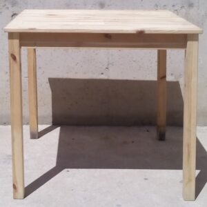 Taula de fusta de 75x75x73cm