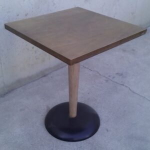 Taula de noguer de 60x60x75cmTaula de noguer de 60x60x75cm