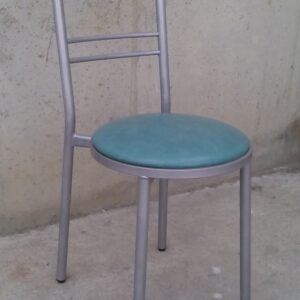 Taula de 60x60 + 4 cadires