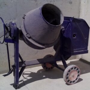 Formigonera UMACON amb motor benzina