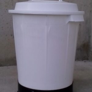 Cubell d'escombraries de 70 litres amb peu de segona mà a cabauoportuntiats.com