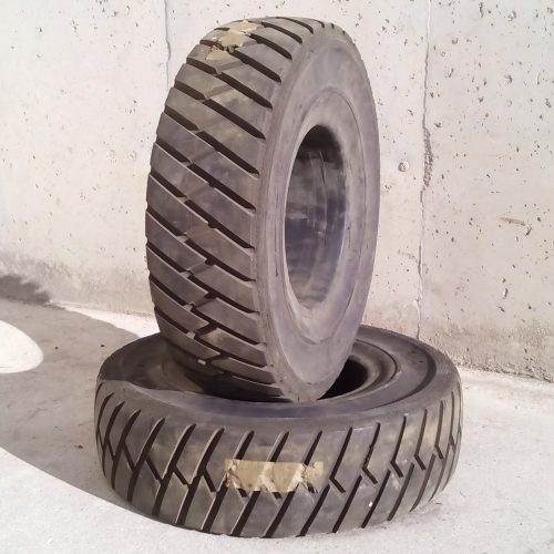 Neumáticos macizos SOLIDEAL 6.00-9 de ocasión en cabauoportunitats.com