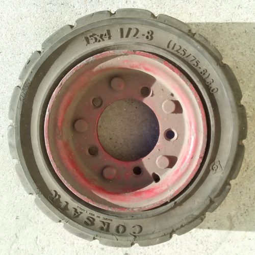 Pneumático macizo CORSAIR 15x4 1/2 - 8 de ocasión en cabauoportunitats.com