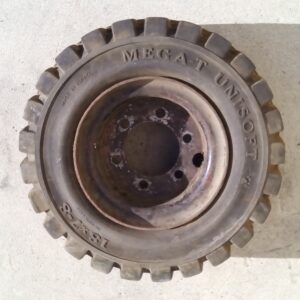 Neumáticos MEGA-T Unisoft 18x7-8 de ocasión en cabauoportunitats.com