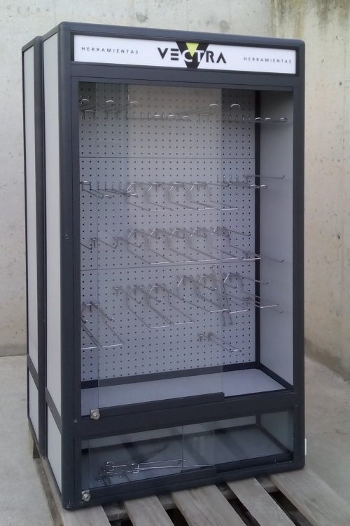 Armairio expositor de herramientas, le falta una puerta
