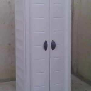Armari de plàstic de 185cm de segona mà a cabauoportunitats.com