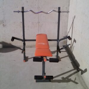 Banco de musculación FITNESS 1 ONE con pesas seminuevo en cabauoportunitats.com