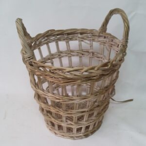 Cesta decorativa de enea