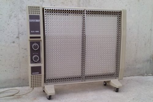 Radiador eléctrico SUPERSER GL8 1000.  1000W de potencia.  Con regulador de temperatura y ruedas para facilitar el transporte.  En buenas condiciones.  (peso volumétrico)