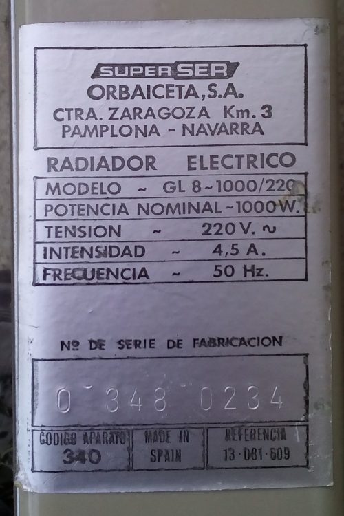 Radiador eléctrico SUPERSER GL8 1000.  1000W de potencia.  Con regulador de temperatura y ruedas para facilitar el transporte.  En buenas condiciones.  (peso volumétrico)