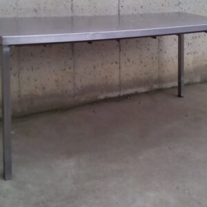 Mesa de acero inoxidable de 198 cm de segunda mano en cabauoportunitats.com