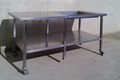 Mesa de acero inoxidable de 200x83x100cm con ruedas en cabauoportunitats.com
