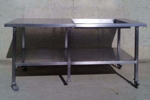 Mesa de acero inoxidable de 200x83x100cm con ruedas en cabauoportunitats.com