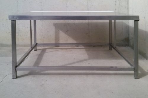 Mesa de despiece de segunda mano en cabauoportunitats.com