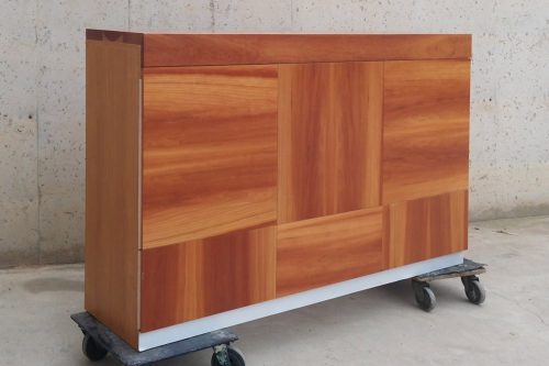 Barra de madera de segunda mano para recepción de bar, hotel, restaurante... en cabauoportunitats.com
