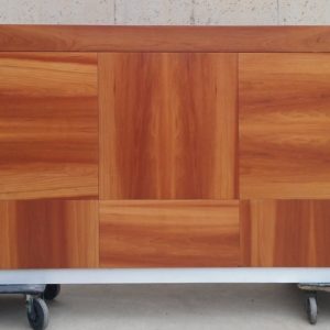 Barra de madera de segunda mano para recepción de bar, hotel, restaurante... en cabauoportunitats.com