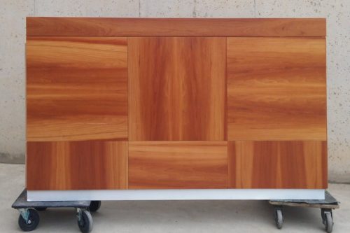 Barra de madera de segunda mano para recepción de bar, hotel, restaurante... en cabauoportunitats.com