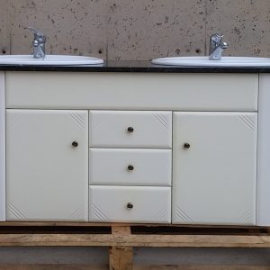 Lavabo doble para baño con espejo de segunda mano en cabauoportunitats.com