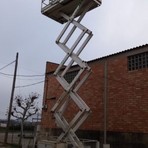 Plataforma elevadora JLG 33-RTS de segunda mano en cabauoportunitats.com