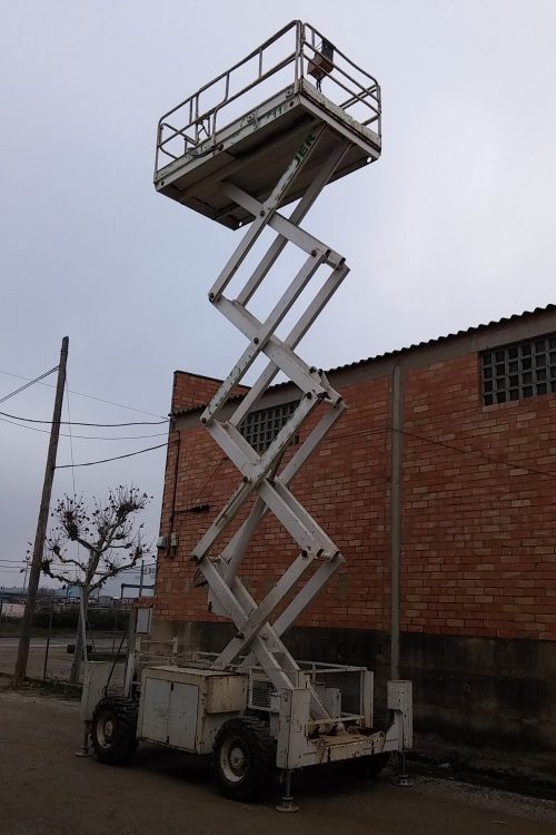 Plataforma elevadora JLG 33-RTS de segunda mano en cabauoportunitats.com