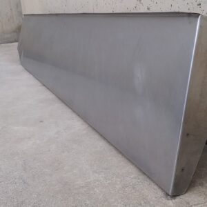 Prestatgeria d'inox de 250cm en molt bon estat a cabauoportunitats.com