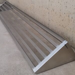Prestatgeria d'acer inoxidable de segona mà a cabauoportunitats.com