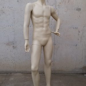Maniquí masculino de ocasión en cabauoportunitats.com