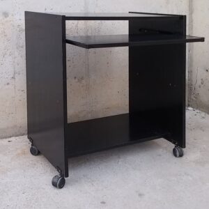 Taula auxiliar de color negre de 64cm de segona mà a cabauoportunitats.com