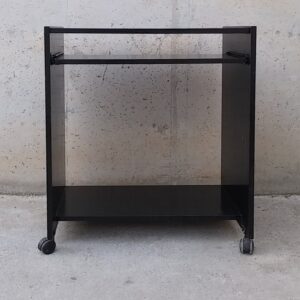 Taula auxiliar de color negre de 64cm de segona mà a cabauoportunitats.com