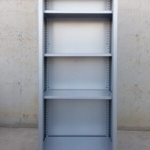 Venta online de armario metálico de ocasión con persiana en cabauoportunitats.com