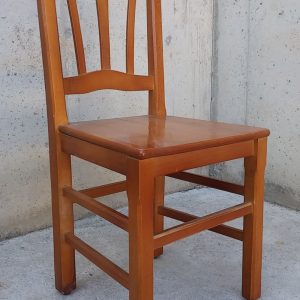 Cadira de fusta massissa d'ocasió a cabauoportunitats.com