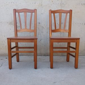 Silla de madera maciza de ocasión en cabauoportunitats.com