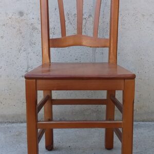 Silla de madera maciza de ocasión en cabauoportunitats.com