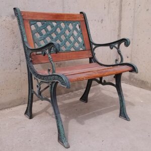Mesa y sillones de hierro para terraza y jardín en cabauoportunitats.com