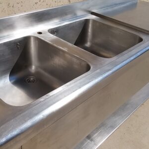 Fregadero de inox de ocasión con dos senos hondos en cabauoportunitats.com