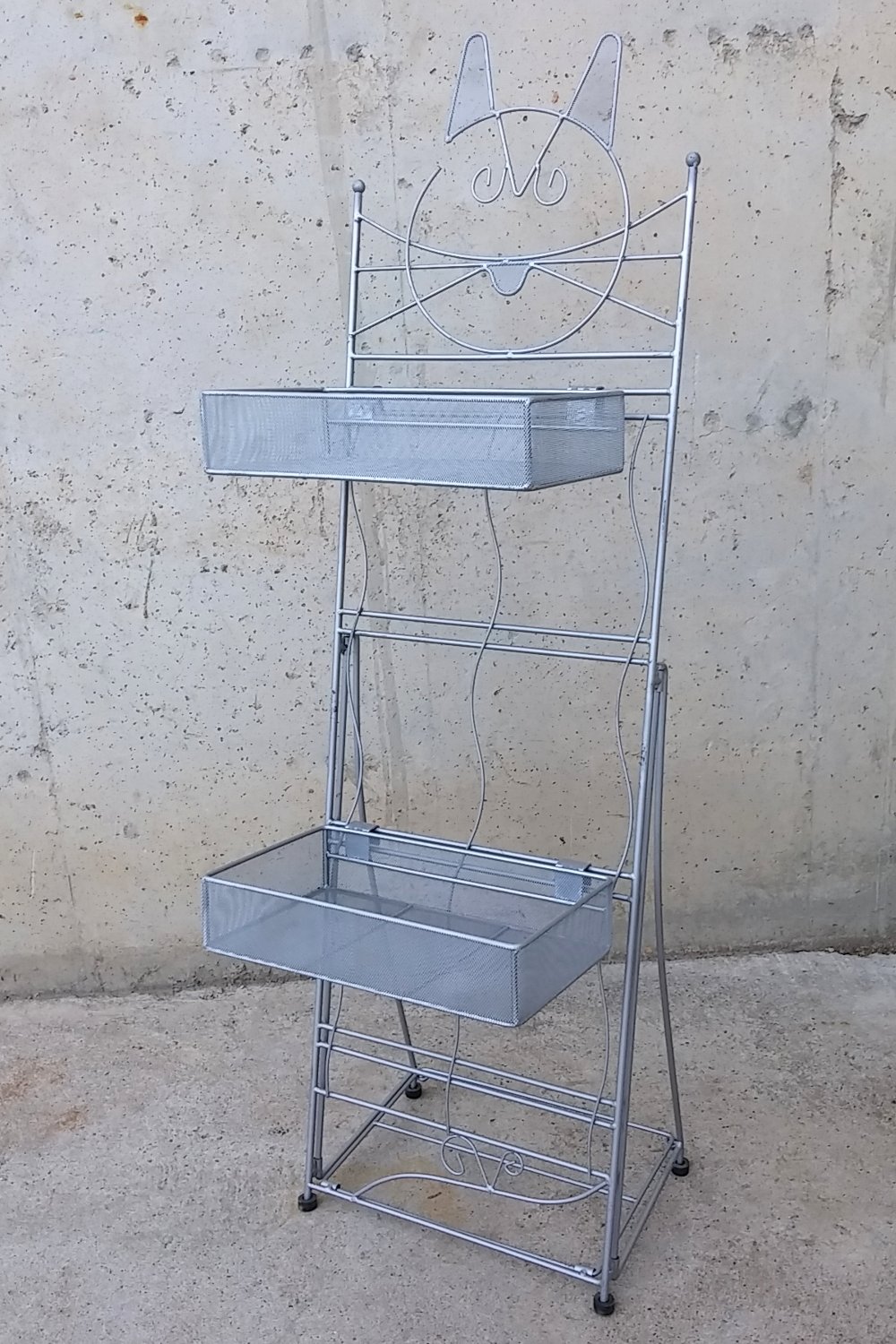 Prestatgeria metàl·lica en forma de gat a cabauoportunitats.com