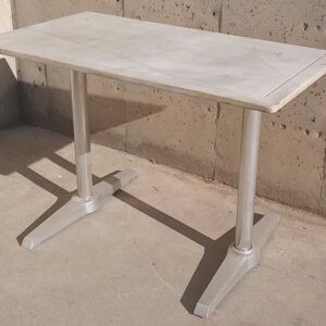 Taula de marbre i alumini de segona mà a cabauoportunitats.com