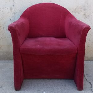 Lote de 3 sillones de terciopelo + mesa de ocasión en cabauoportunitats.com