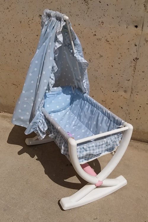 Moisés de ocasión para muñecas en cabauoportunitats.com