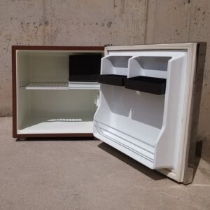 Frigorífico ZANUSSI de dimensiones reducidas de ocasión en cabauoportunitats.com