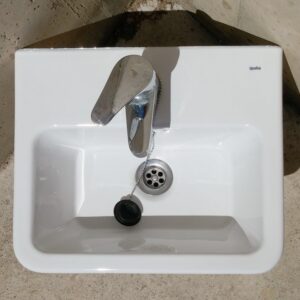 Lavabo GALA con grifo en cabauoportunitats.com