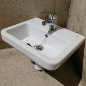 Lavabo GALA con grifo en cabauoportunitats.com