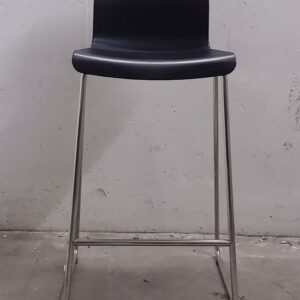 Lot de 4 tamborets apilables en molt bon estat a cabauoportunitats.com
